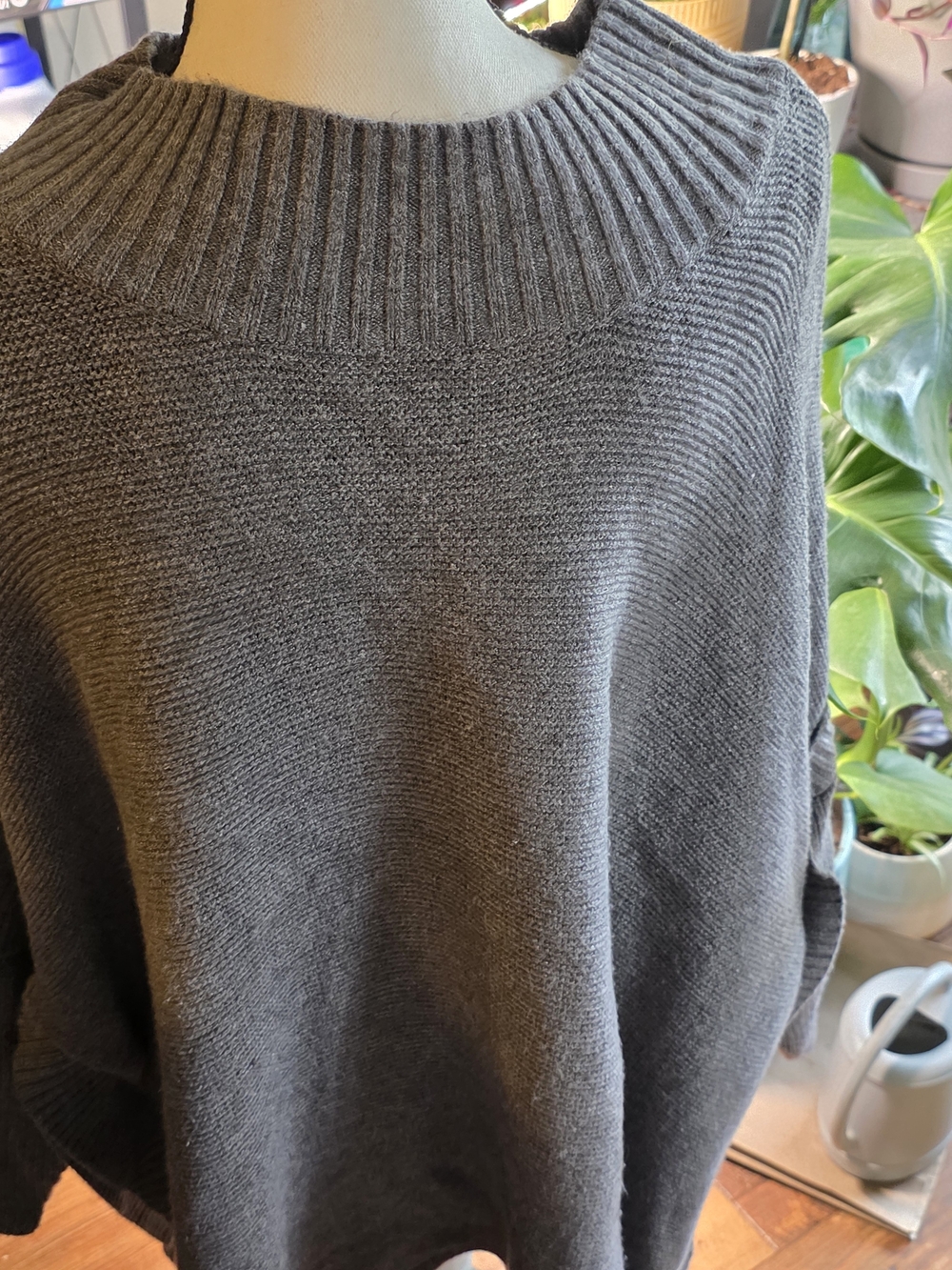 Women’s Gray Ribbed-Neck Sweater